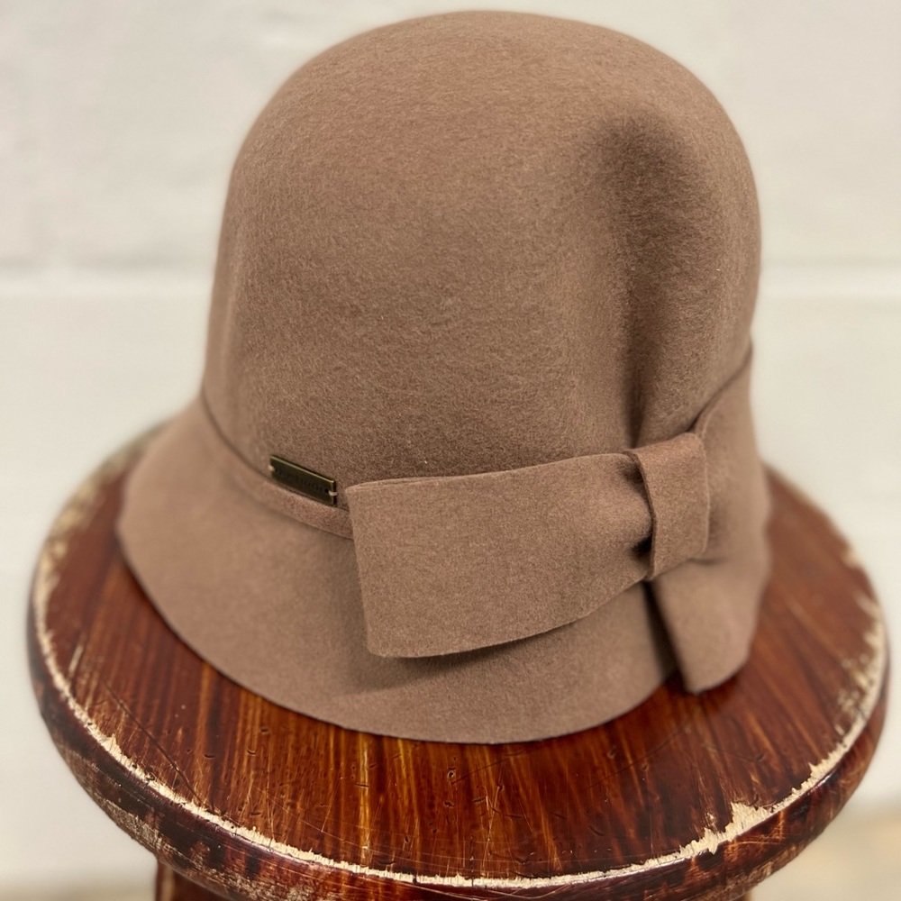 Betmar New York Dixie Wool Felt Cloche Hat - Picture 2 of 7